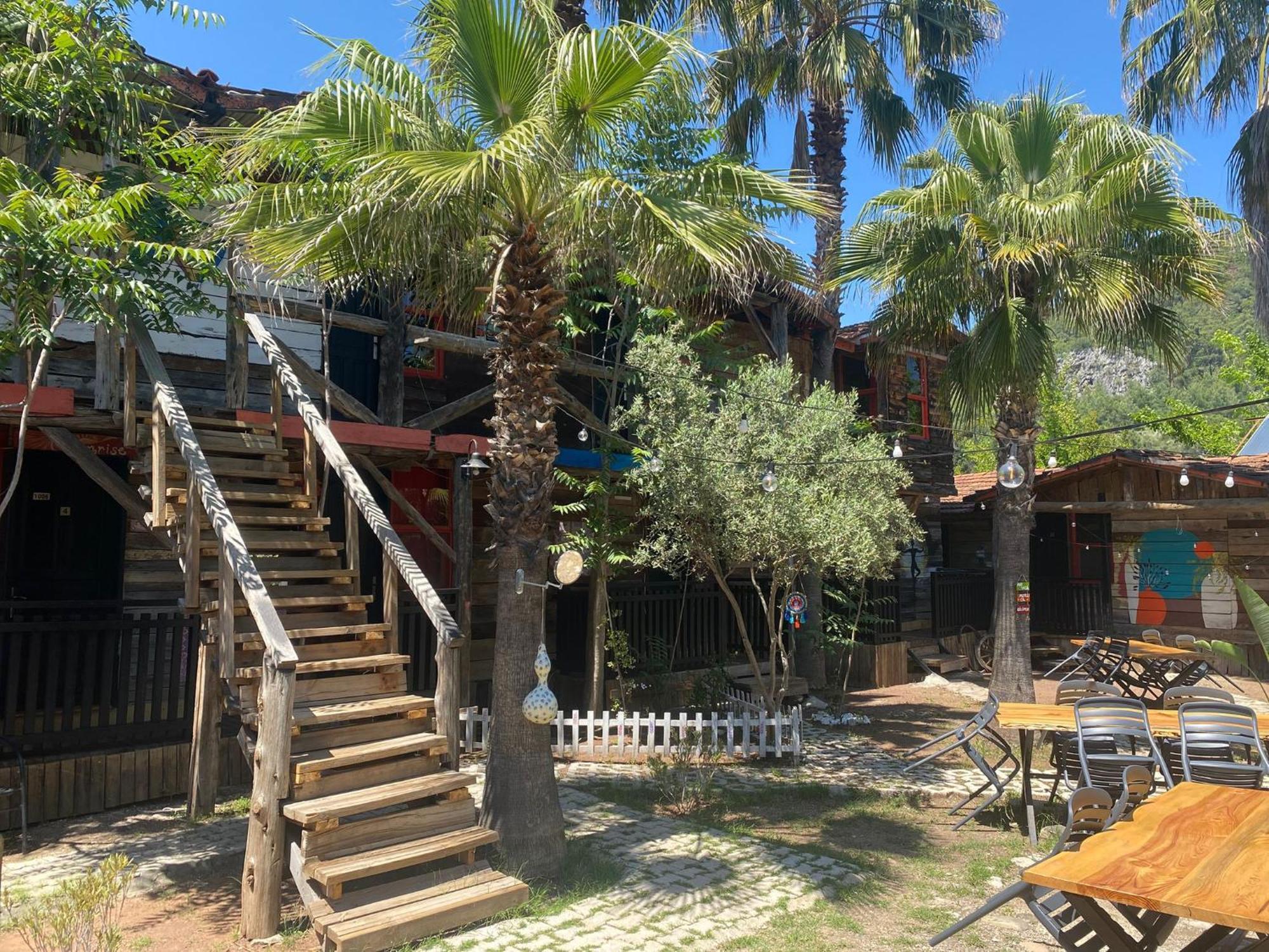 אכסניה Kadir's Family House *