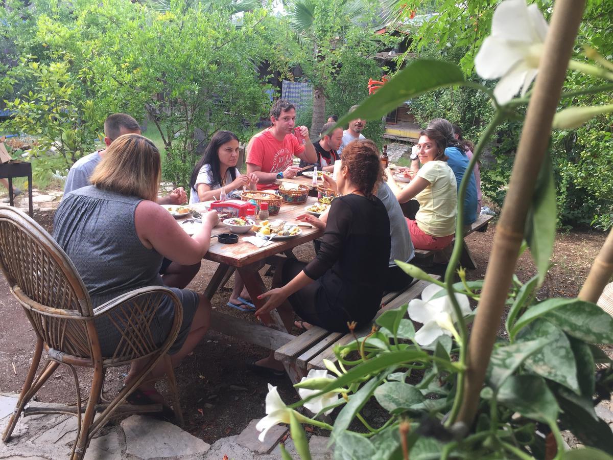 Kadir's Family House אכסניה אולימפוס